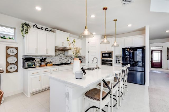 133 Goshen DR, Dripping Springs, TX 78620