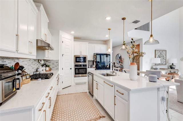 133 Goshen DR, Dripping Springs, TX 78620