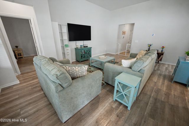 9056 Island Shore Avenue, Calabash, NC 28467