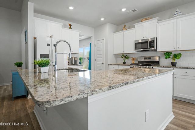 9056 Island Shore Avenue, Calabash, NC 28467