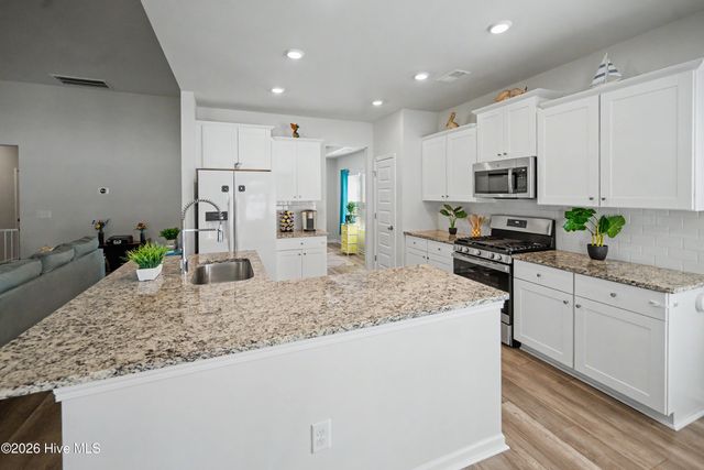 9056 Island Shore Avenue, Calabash, NC 28467