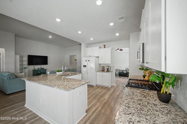 9056 Island Shore Avenue, Calabash, NC 28467