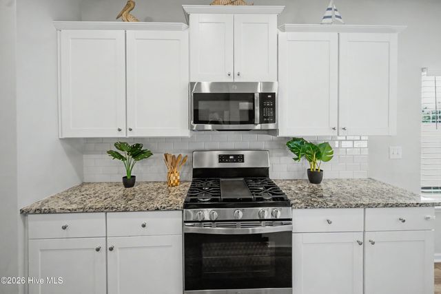 9056 Island Shore Avenue, Calabash, NC 28467