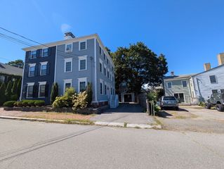 2 Court St 4, Newburyport, MA 01950