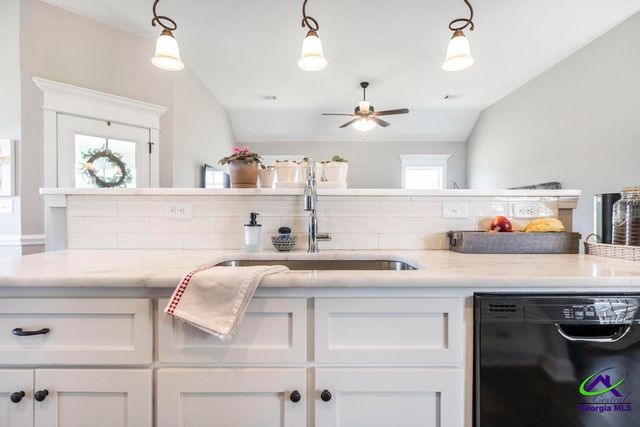 2303 Quail Ridge Lane, Perry, GA 31069