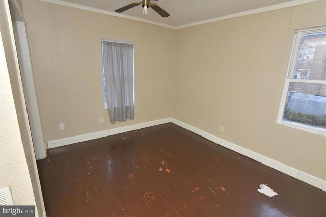 214 N COLLEGE ST, Martinsburg, WV 25401