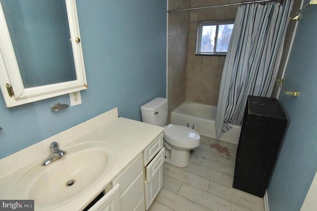 214 N COLLEGE ST, Martinsburg, WV 25401