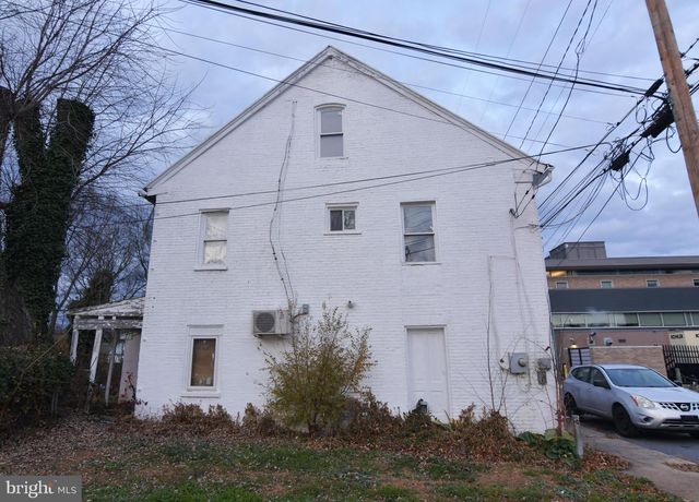 214 N COLLEGE ST, Martinsburg, WV 25401