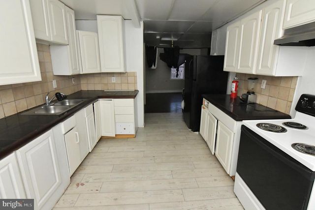 214 N COLLEGE ST, Martinsburg, WV 25401