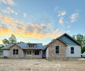 1084 Cumberland View Drive, Crossville, TN 38571