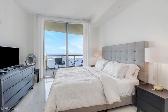 3000 Oasis Grand BLVD MPH6, Fort Myers, FL 33916