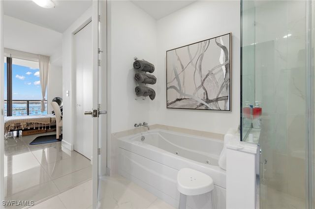 3000 Oasis Grand BLVD MPH6, Fort Myers, FL 33916