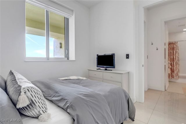 3000 Oasis Grand BLVD MPH6, Fort Myers, FL 33916