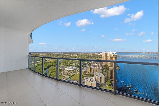 3000 Oasis Grand BLVD MPH6, Fort Myers, FL 33916