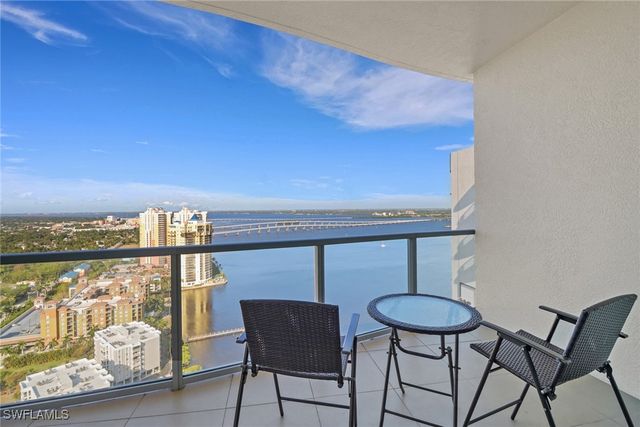 3000 Oasis Grand BLVD MPH6, Fort Myers, FL 33916