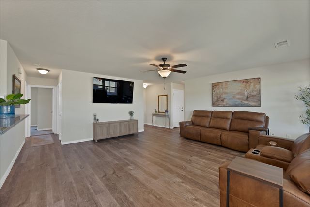 7450 Briar Road, Azle, TX 76020