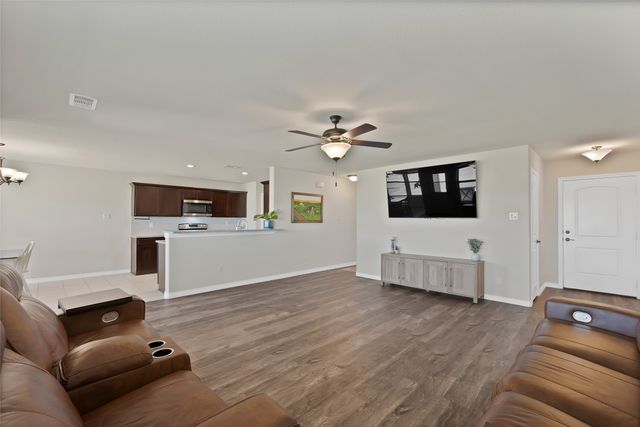 7450 Briar Road, Azle, TX 76020