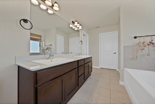 7450 Briar Road, Azle, TX 76020