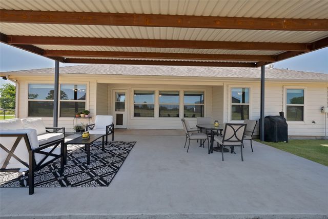 7450 Briar Road, Azle, TX 76020