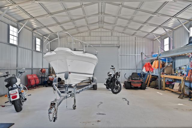 7450 Briar Road, Azle, TX 76020