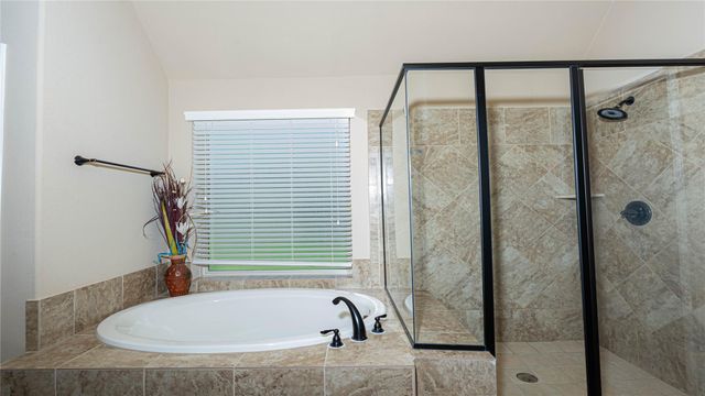 1601 Enchanted Brook Court, Rosenberg, TX 77471