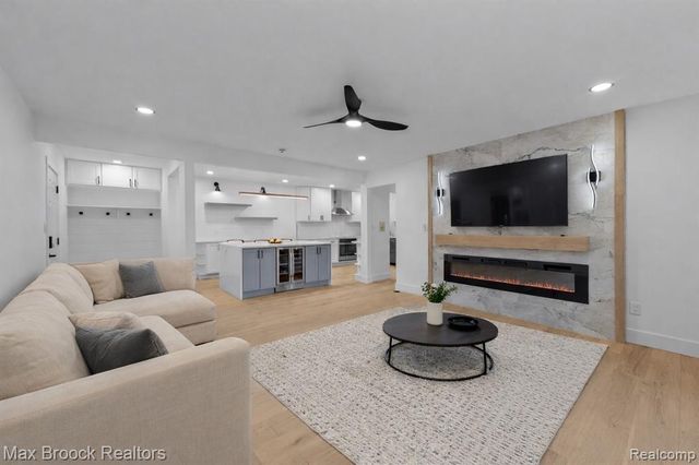 1111 N Old Woodward Avenue 23, Birmingham, MI 48009