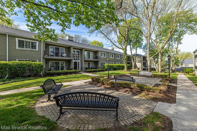 1111 N Old Woodward Avenue 23, Birmingham, MI 48009