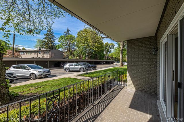 1111 N Old Woodward Avenue 23, Birmingham, MI 48009
