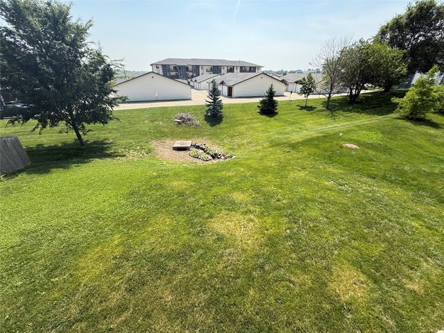 2884 Park Place, Norwalk, IA 50211