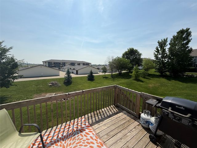 2884 Park Place, Norwalk, IA 50211