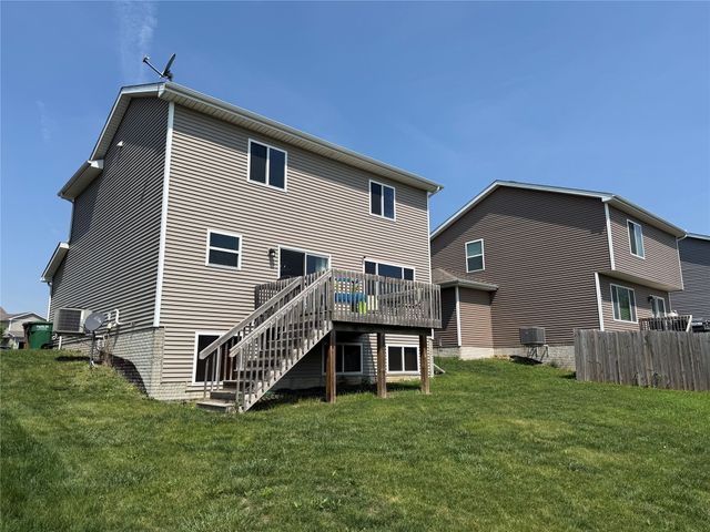 2884 Park Place, Norwalk, IA 50211