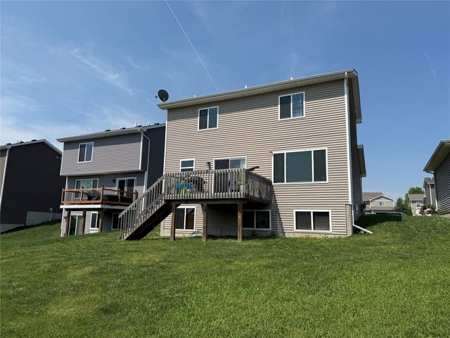 2884 Park Place, Norwalk, IA 50211