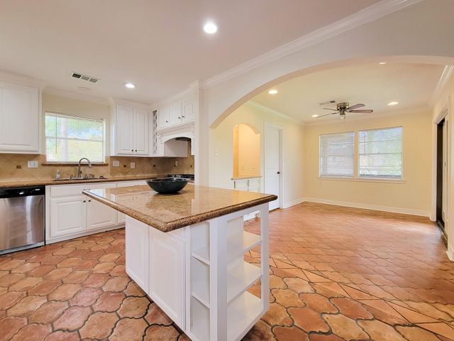 18603 Point Lookout Drive, Houston, TX 77058