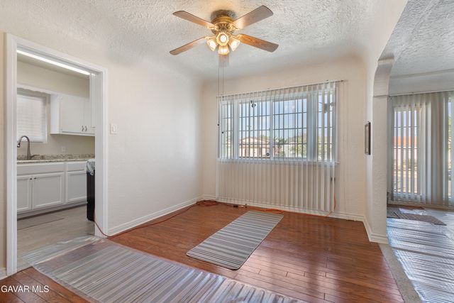 1424 W 94th Place, Los Angeles, CA 90047