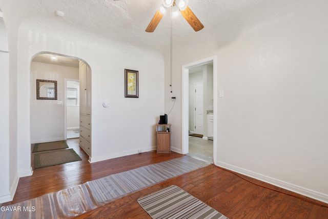 1424 W 94th Place, Los Angeles, CA 90047