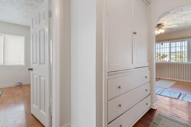 1424 W 94th Place, Los Angeles, CA 90047