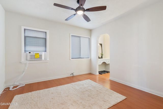 1424 W 94th Place, Los Angeles, CA 90047