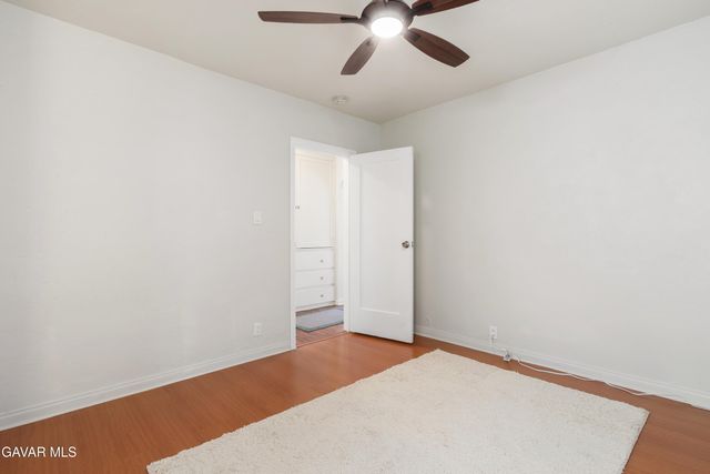 1424 W 94th Place, Los Angeles, CA 90047