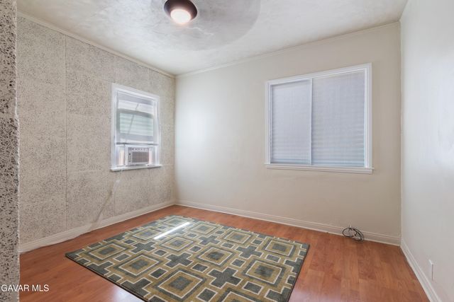 1424 W 94th Place, Los Angeles, CA 90047