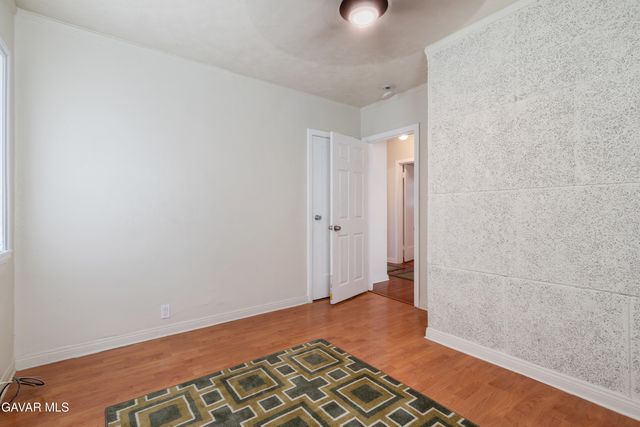 1424 W 94th Place, Los Angeles, CA 90047