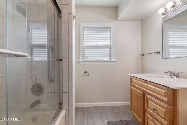 1424 W 94th Place, Los Angeles, CA 90047