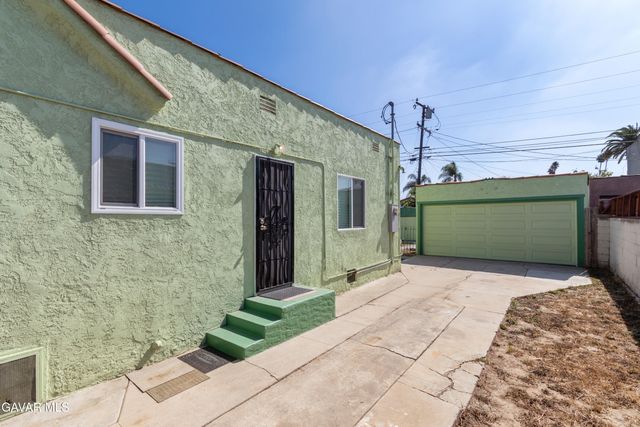 1424 W 94th Place, Los Angeles, CA 90047