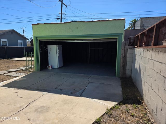 1424 W 94th Place, Los Angeles, CA 90047