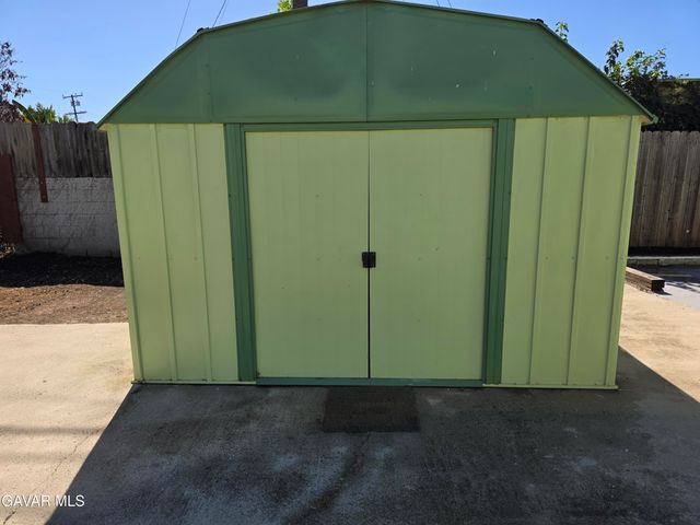 1424 W 94th Place, Los Angeles, CA 90047