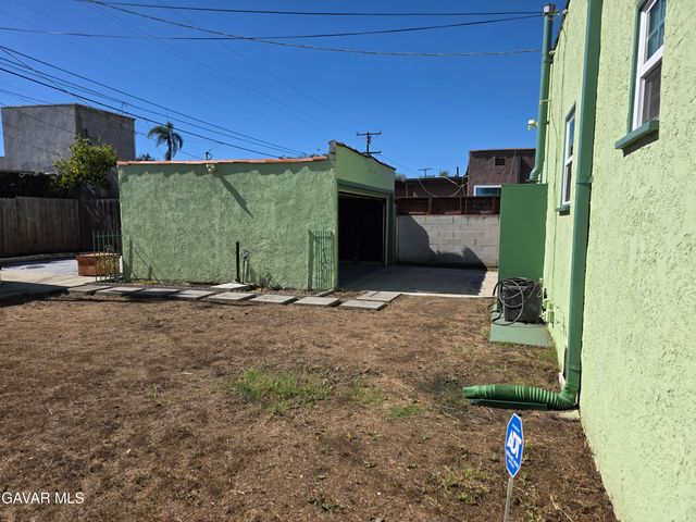1424 W 94th Place, Los Angeles, CA 90047