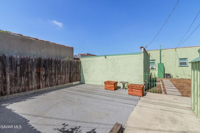 1424 W 94th Place, Los Angeles, CA 90047