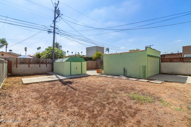 1424 W 94th Place, Los Angeles, CA 90047