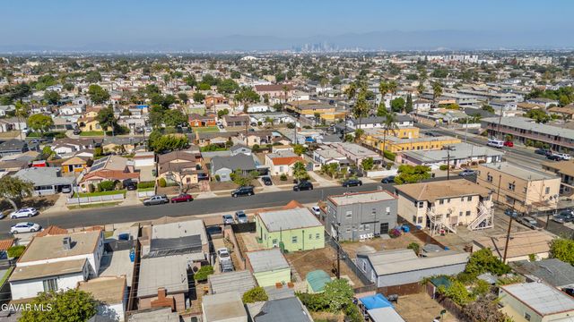 1424 W 94th Place, Los Angeles, CA 90047