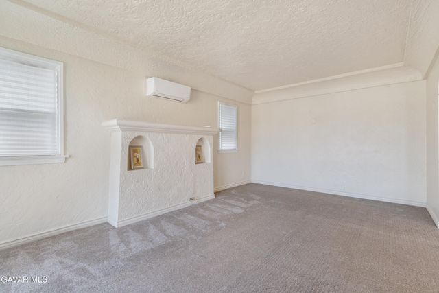 1424 W 94th Place, Los Angeles, CA 90047