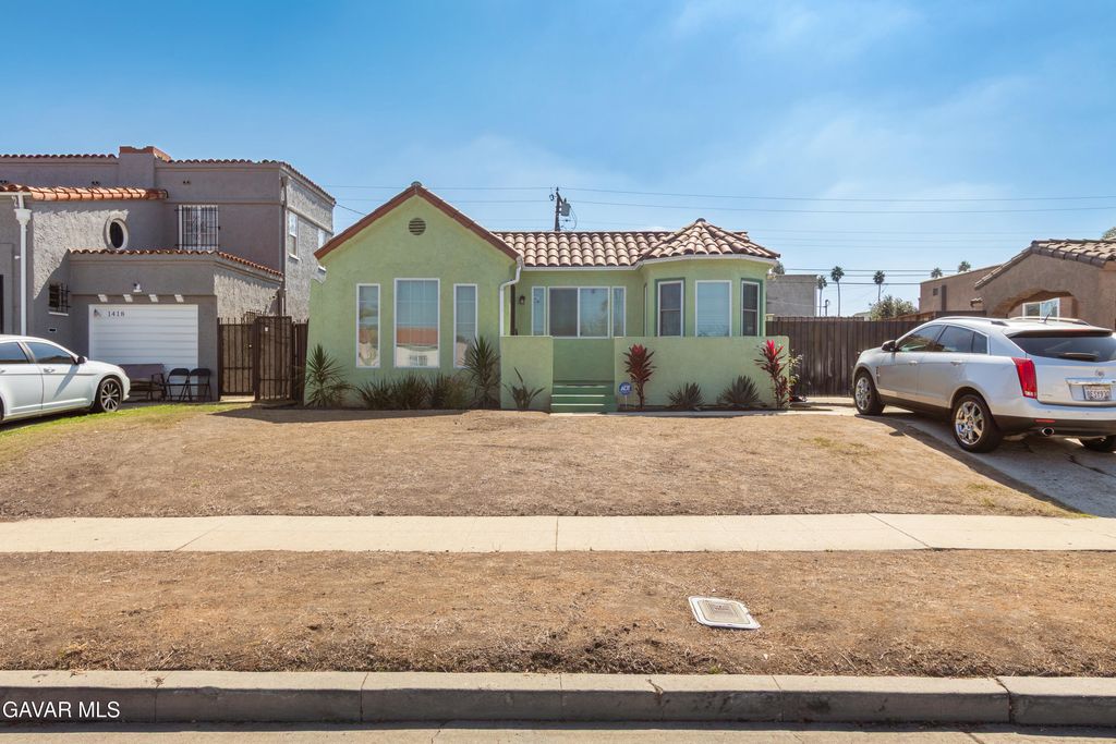 1424 W 94th Place, Los Angeles, CA 90047